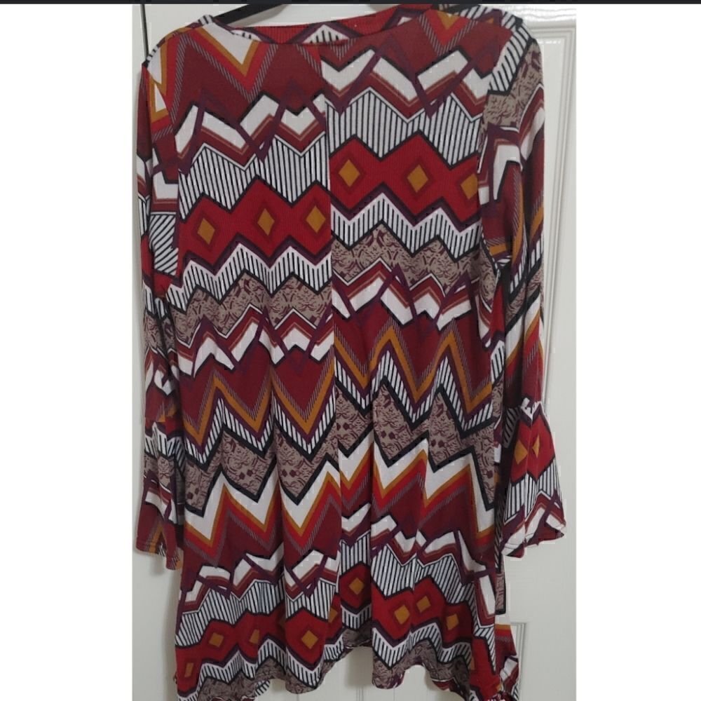 Women's Flare Bottom Tunic with Aztec Print EUC Size L X/L - Picture 2 of 7